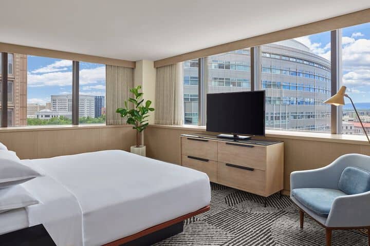 Room 16 of 145