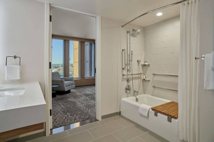 Room 43 of 145